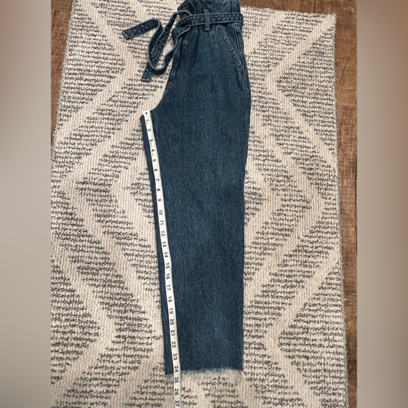 Abercrombie & Fitch High Rise Mom Jeans - Picture 7 of 12